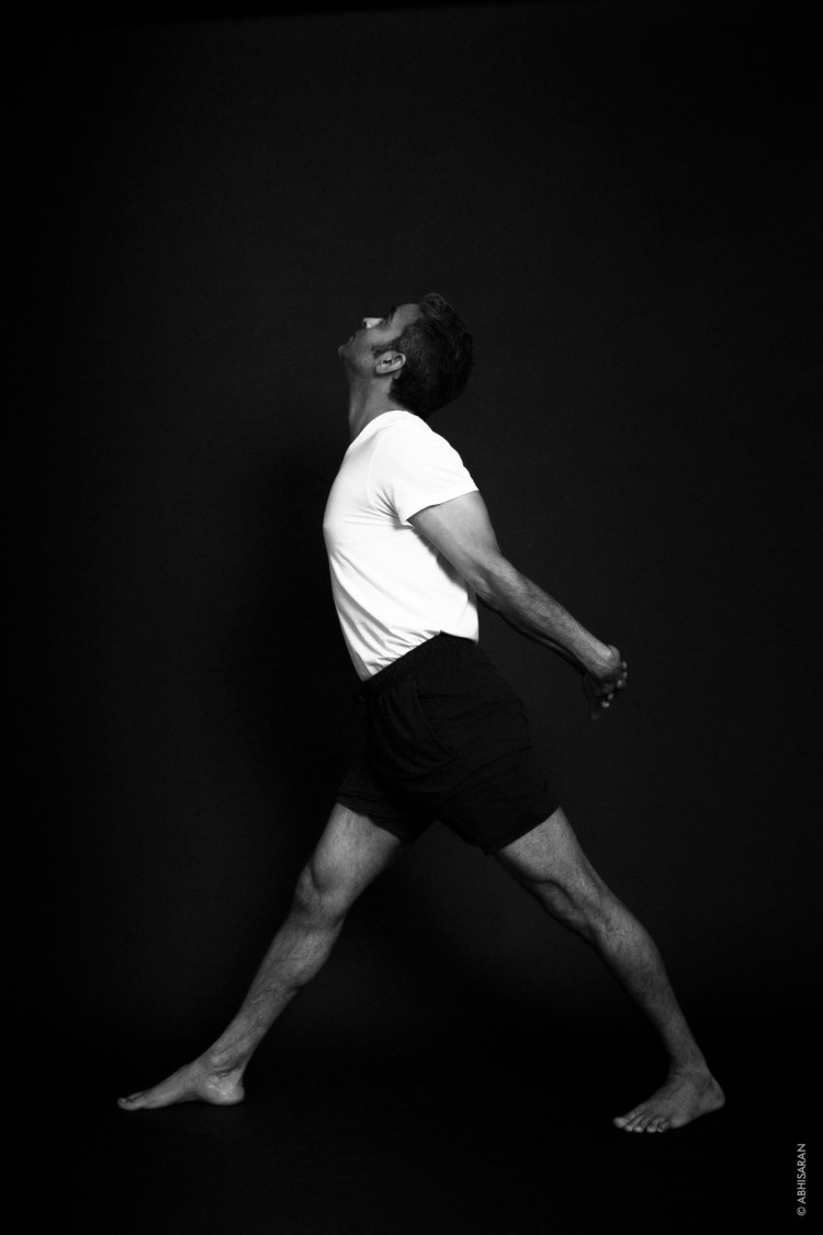 Pārsvōttānāsana 3