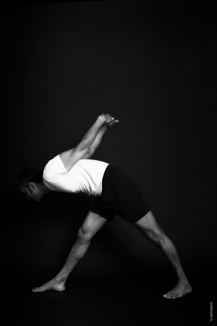 Pārsvōttānāsana - étirement intense sur un côté